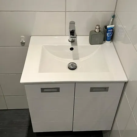 2 Prive Verdiepingen In Stadswoning, Bij Station En Centrum *