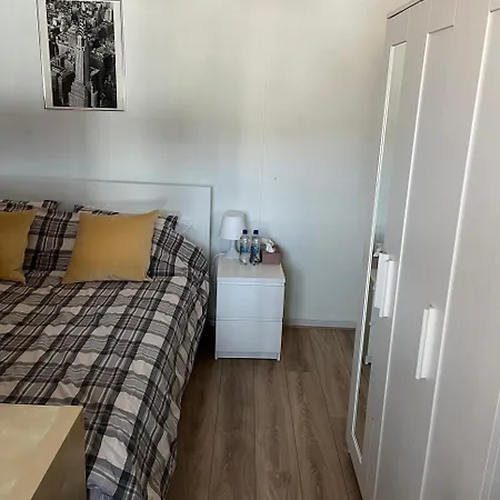 2 Prive Verdiepingen In Stadswoning, Bij Station En Centrum Apartman Venlo